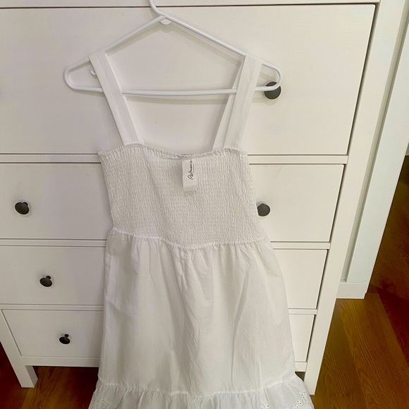 White summer dress - Picture 1 of 2